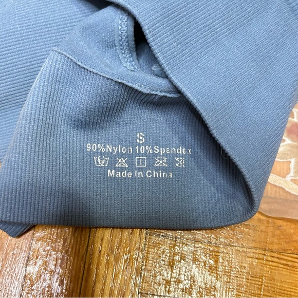 ✌️2/$10✌️ Sky Blue Sports Bra with Strappy Back - Size Small EUC - Picture 6 of 7